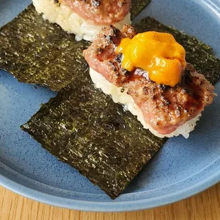 A5 WAGYU TARTARE UNI Grab Handroll