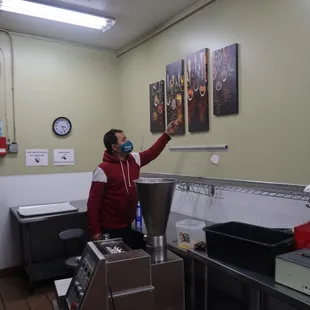 Red pepper express ready to make delicious Momos!