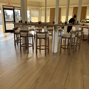 Very clean and lots of places to sit and eat awesome Sushi!