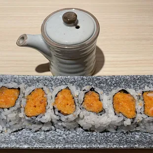 Spicy salmon roll
