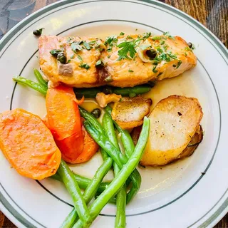 Salmone al Vino Bianco e Capperi