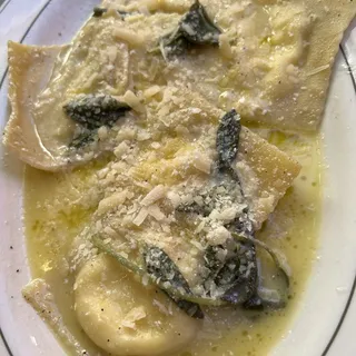 Ravioli alla Salvia