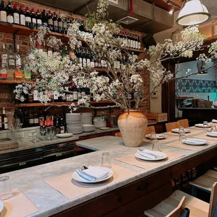 sushi and sashimi, interior