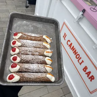 Traditional cannoli