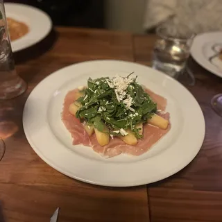 Yellowfin Tuna Tartare, Avocado, Peppers, House-Made Chips