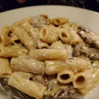 Rigatoni con Burro e Parmigiano Pasta