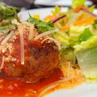 Meatball salad