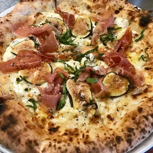 Fig and Prosciutto Pizza