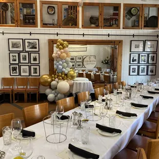 Event space! Perfect for small events. See @pinkballoonevents for decorations