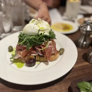 Burrata con Prosciutto