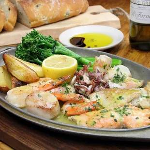 grilled fish, grilled seafood, food, fish, seafood