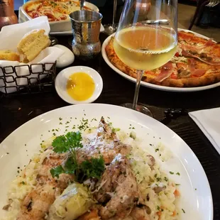 Always love the risotto...and the pizza is yummalicious!