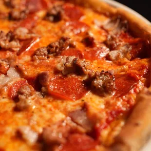 Enjoy authentic Italian flavors! Dive into our delicious pizza options, crafted wiht passion and tradition.