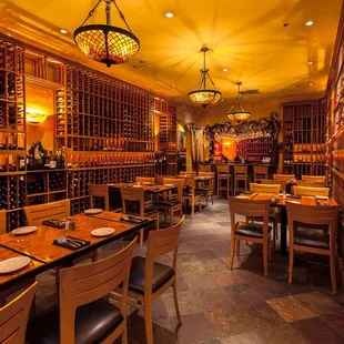 Wine shop and Private Dining