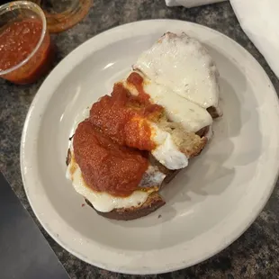 Mozzarella en Carrazzo = cheese bread