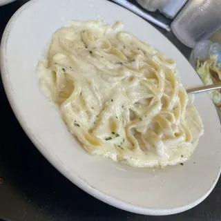 Fettuccine Alfredo Lunch