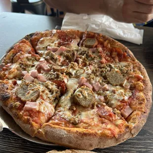 Carnivore's Dream pizza