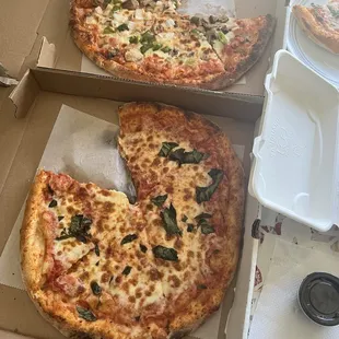 Top - veggie Bottom - marghertia