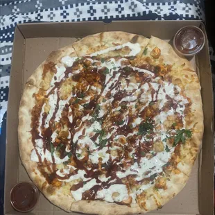 Buffalo chicken pizza with bbq sauce