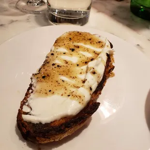 Bruschetta con Ricotta Miele e Tartufo