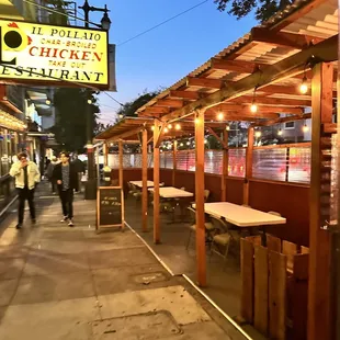 the outside of a restaurant