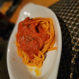 Half portion of Spaghetti with tomato sauce