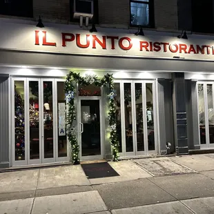 Tried 2 dishes here, underwhelming, we won't be back