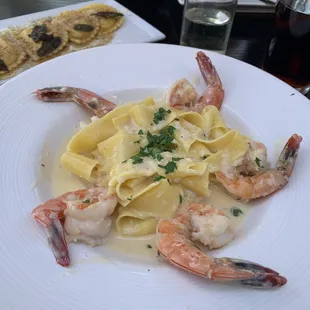 TAGLIOLINI CON GAMBERI AL LIMONE
