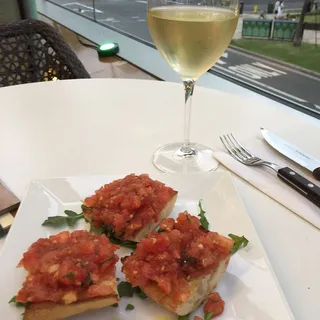 Tomato, Garlic & Basil