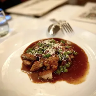 Animelle Di Vitello Con Prosciutto &amp; Piselli - the best sweetbreads, pan seared, and topped with frills of crispy prosciutto