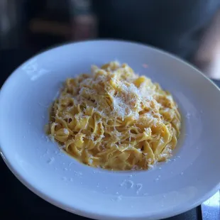 Saffron creamy pasta