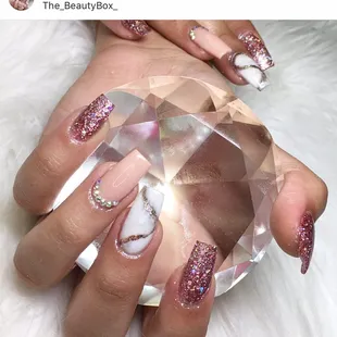 @fatima_ilana_nails text to book 2093374546