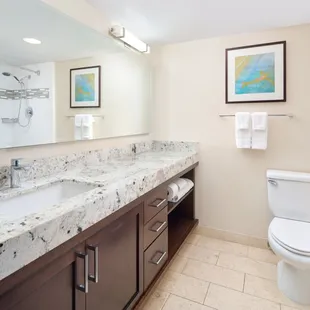 Ilikai Hotel &amp; Luxury Suites - Bathroom