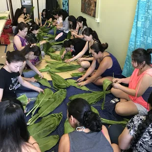 Ilima Hula Studio Ti-Leaf skirt workshop with Kumu Healani Ome. June 2017