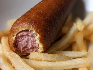 Cecil's Famous Burgers