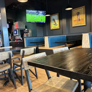 Nice seating with a tv view from everywhere. I counted 10.