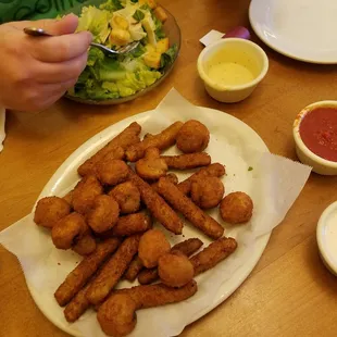 Mozzarella zucchini and mushrooms