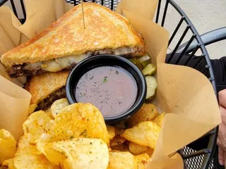 The Buzz Beer & Wine