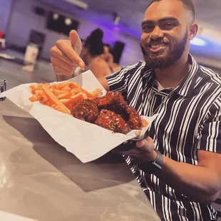A Bite This favorite! Hennessy sauce wings, breaded and fried hard ‍  Breaded Wings