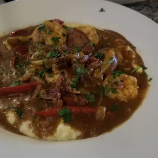 Shrimp & Grits w/ Cajun Cream Sauce