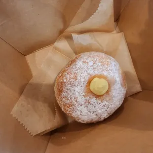 Bomboloni - white chocolate filled