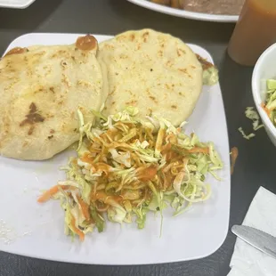 Cocina excelente Pupusas excelente bebidas