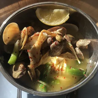 Sake Steamed Clams