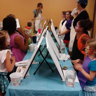 Kid's paint class party