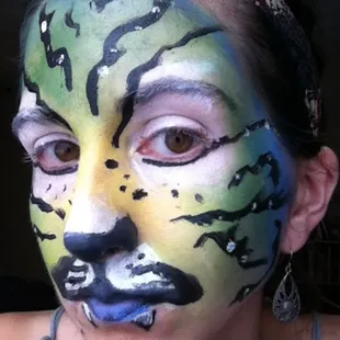 Face Painting tiger fun!