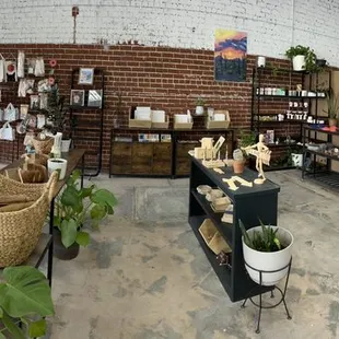 Imagine Art Center shopping store items