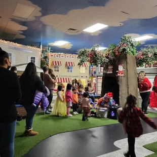 Holiday event!  Face painting, Minnie and Mickey Mouse and lots of fun!