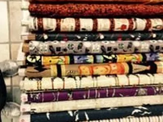 Hen Feathers Quilt Shop