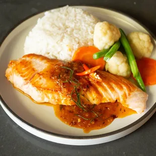 Salmon Tom Yum Sauce Rice Bowl