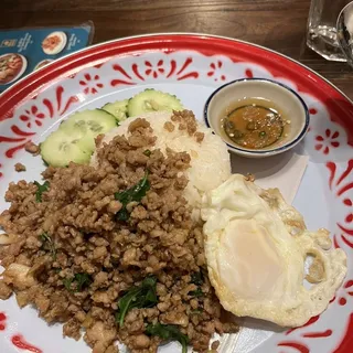 Pad Kra Pao Gai ( Spicy )